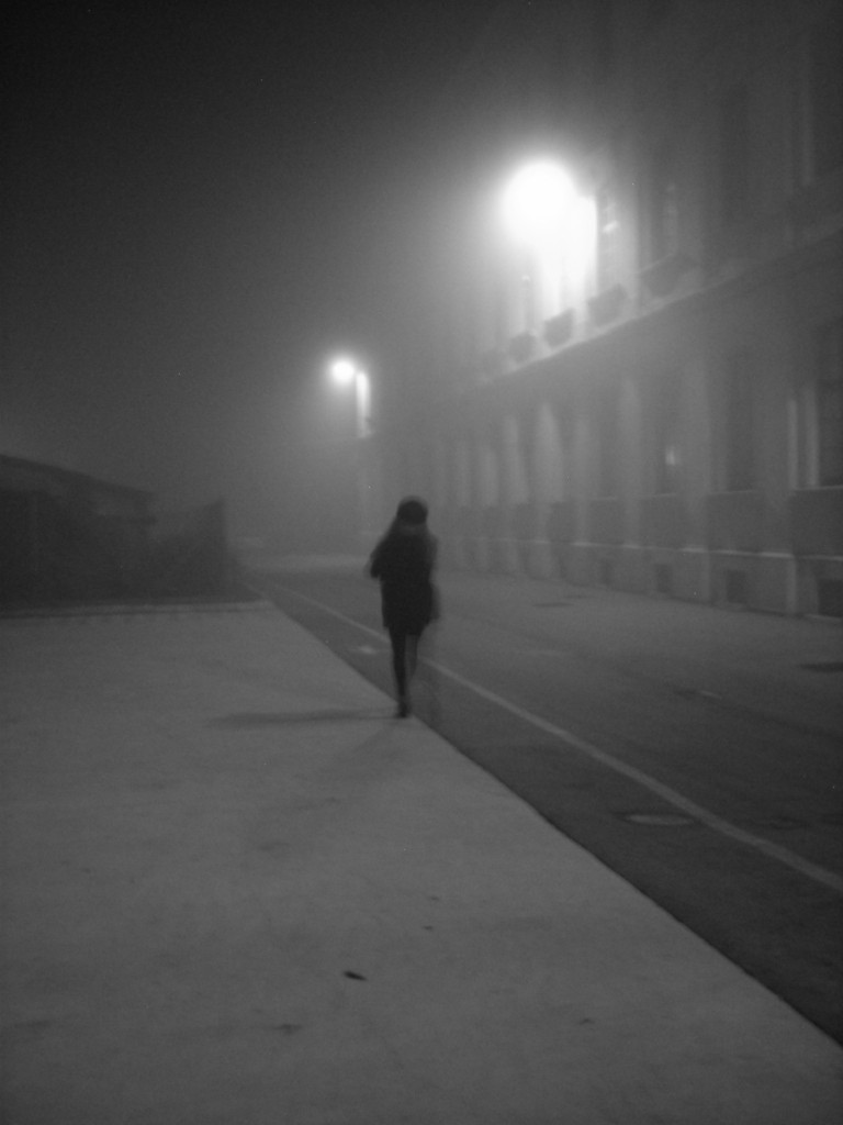 woman_walking_fog
